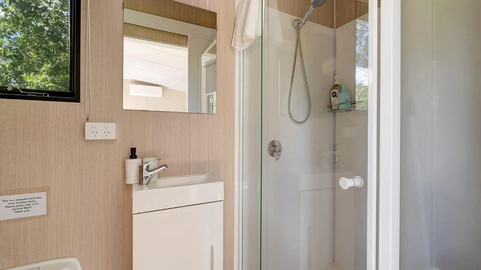 Holiday home Chain Of Ponds Cottage By Tiny Away Tamaree